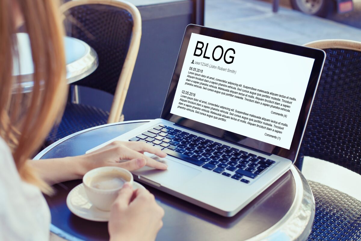 author blogging - author blogging on a laptap